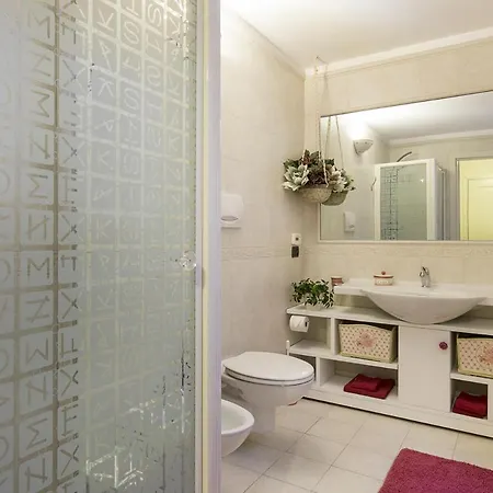 Villa Dagnente Sleeps 10 Pool Wifi Meina